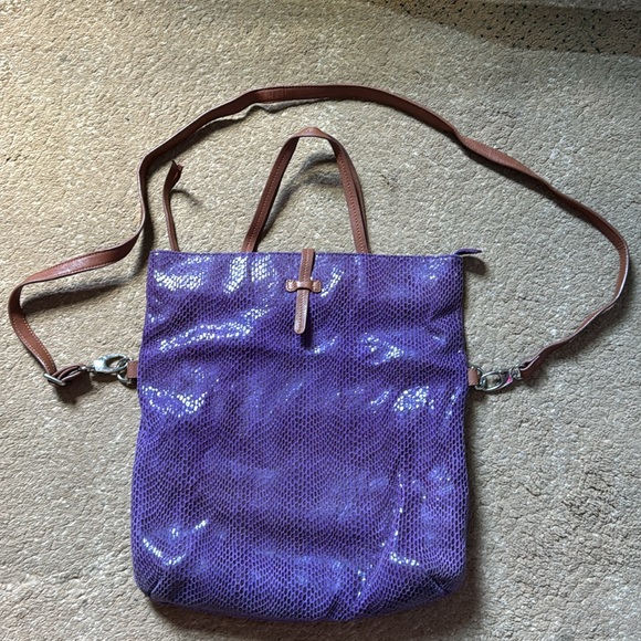 Beautiful Sorial New York Crossbody Handbag - Picture 2 of 6